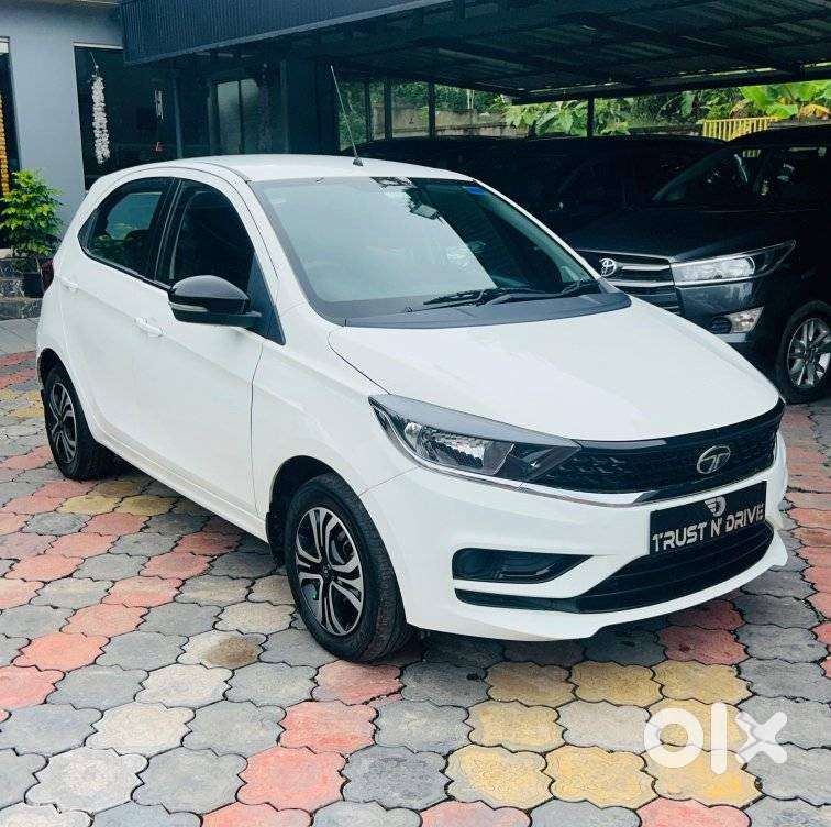 Tata Tiago 1.2 Revotron Xt (o), 2024, Petrol