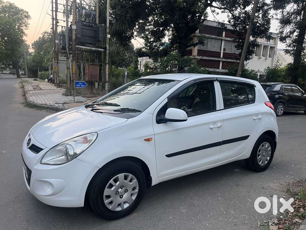 Hyundai I20 Petrol Cvt Magna Executive, 2010, Petrol
