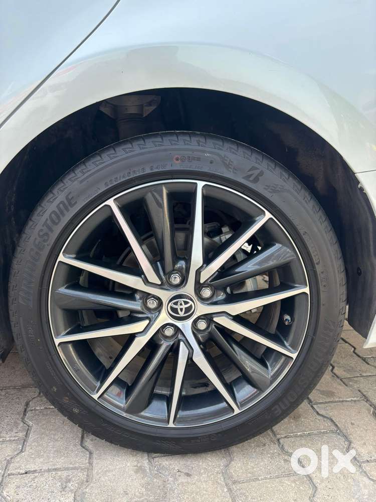 Toyota Camry 2.5 Hybrid, 2024