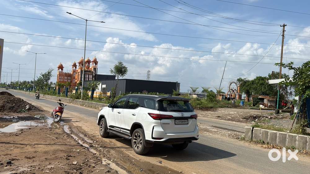 2023 Toyota Fortuner 4x2