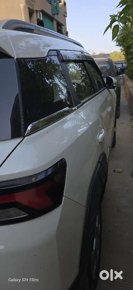 Maruti Suzuki Brezza Vxi Mt 2022 Petrol + Cng & Smart Hybrid Car