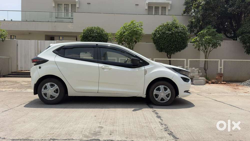 Tata Altroz 1.2 Xe, 2021, Cng & Hybrids