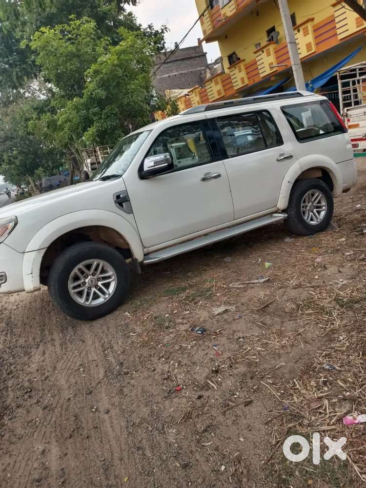 Ford Endeavour 2011