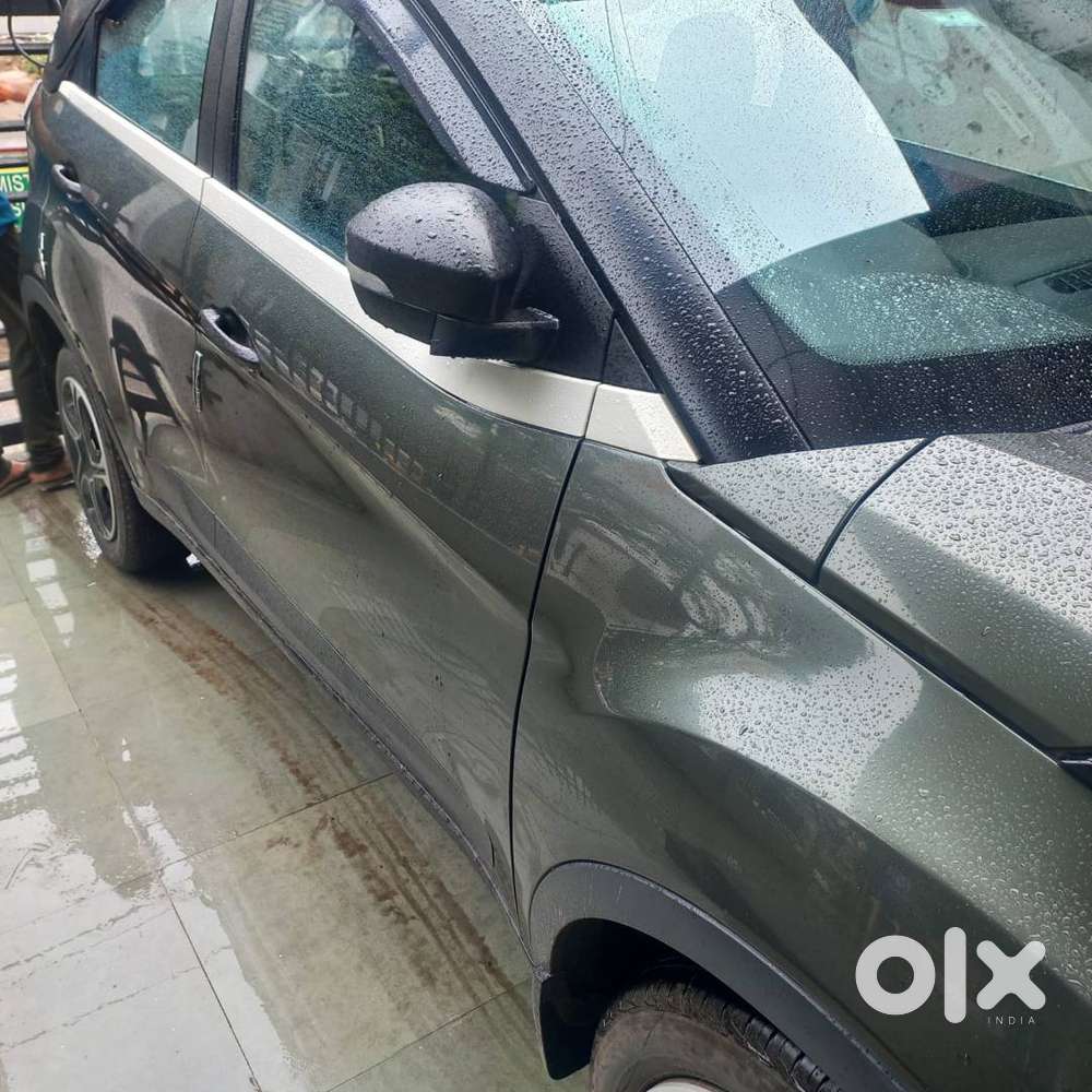 Tata Nexon(xms) - 2021 , Foliage Green/manual/sunroof