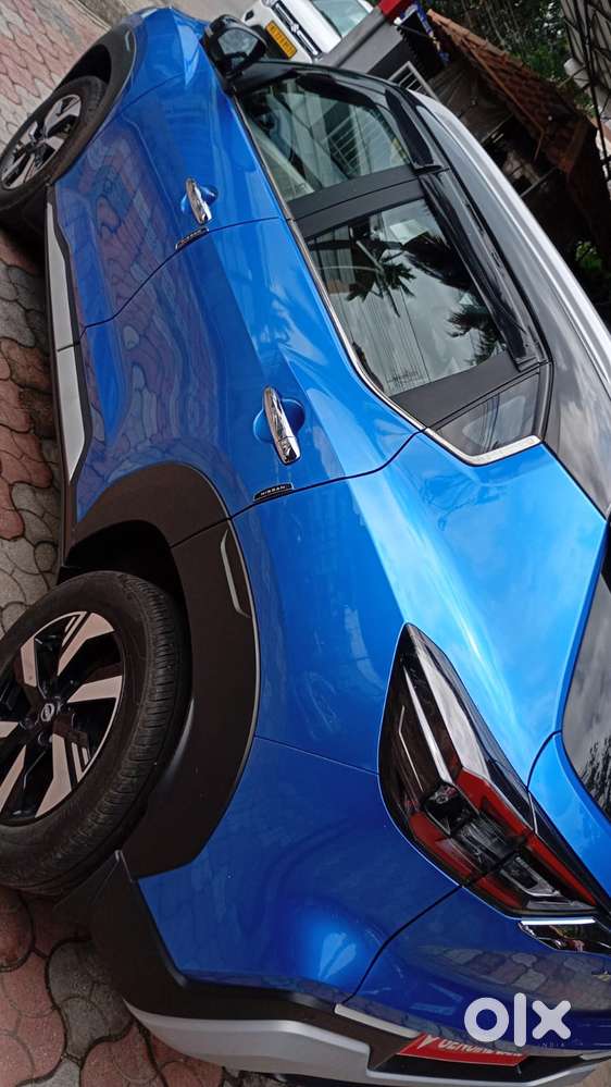 Nissan Magnite Kuro Edition Petrol Amt, 2025, Petrol