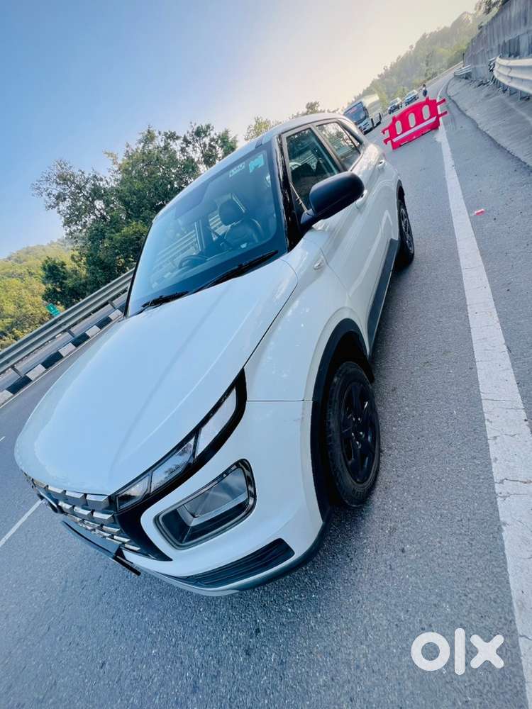 Hyundai Venue 2023 Petrol