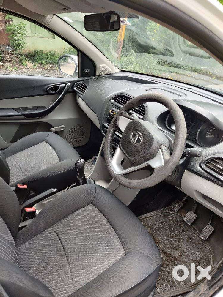 Tata Tiago Xe, 2018, Petrol