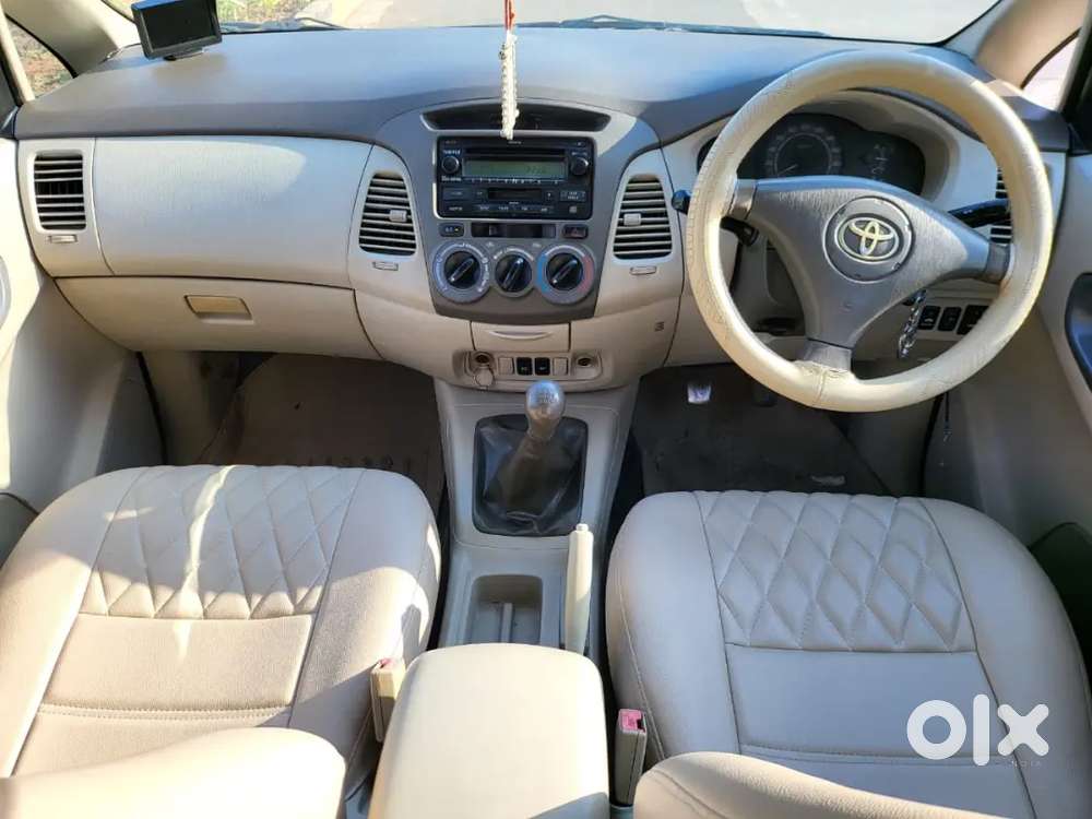 Toyota Innova Hycross 2011 113000 Km