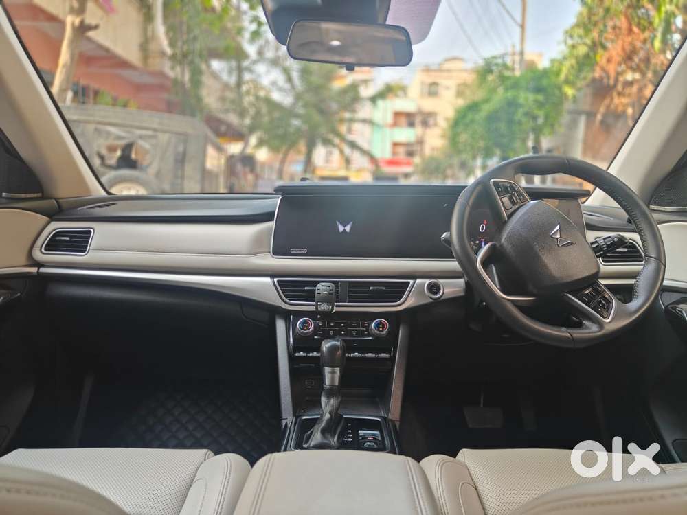 Mahindra Xuv700 Ax7 Luxury Pack Awd, 2022, Diesel