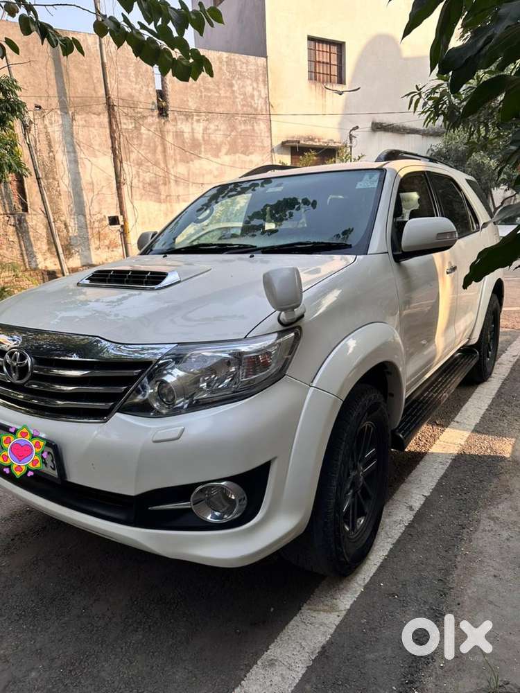 Toyota Fortuner 2015 Automatic 4x4 Well Maintained