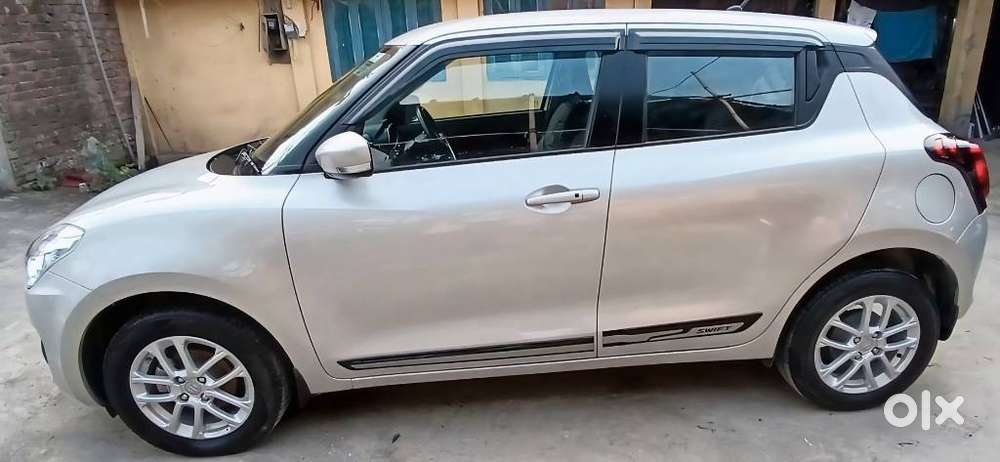 Maruti Suzuki Swift 1.3 Zxi, 2023