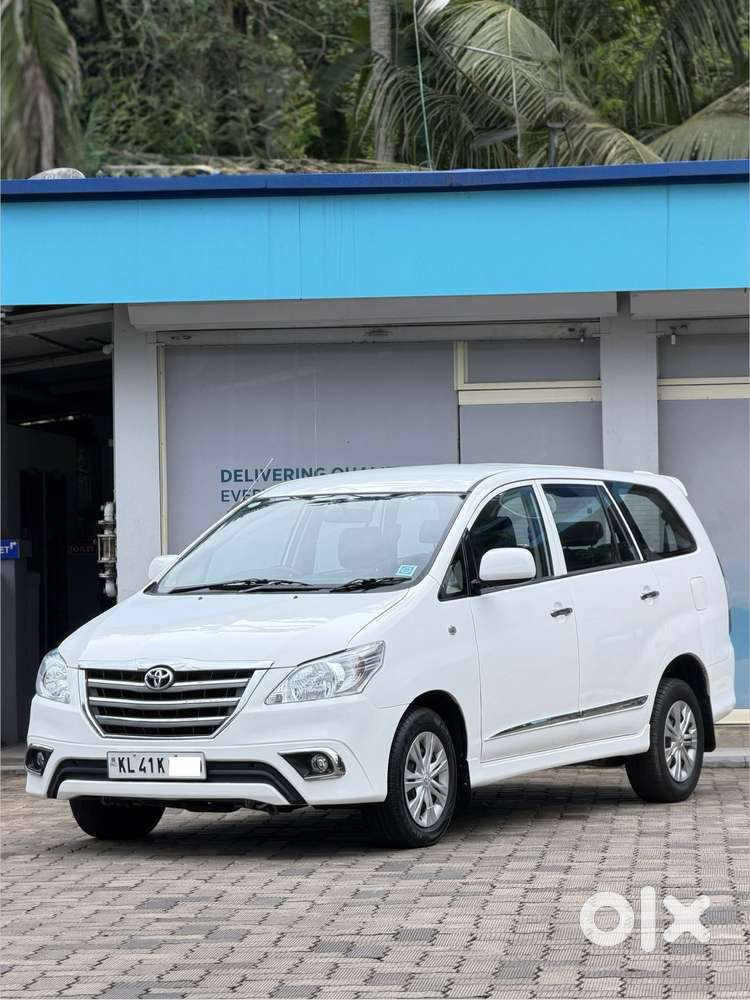 Toyota Innova 2.5 G (diesel) 8 Seater, 2015, Diesel