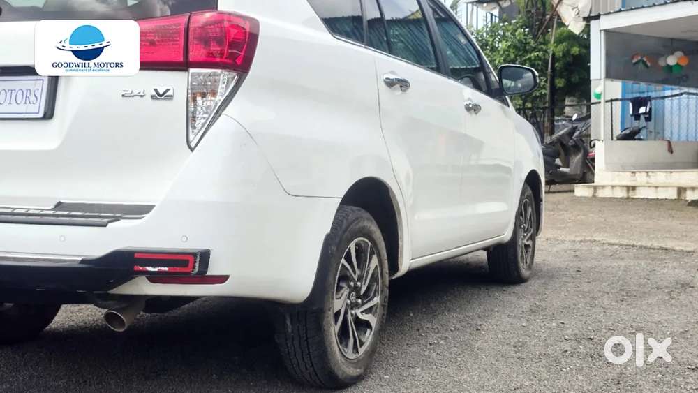 Toyota Innova Crysta [2020-ongoing] 2.4 Vx 8 Str, 2022, Diesel
