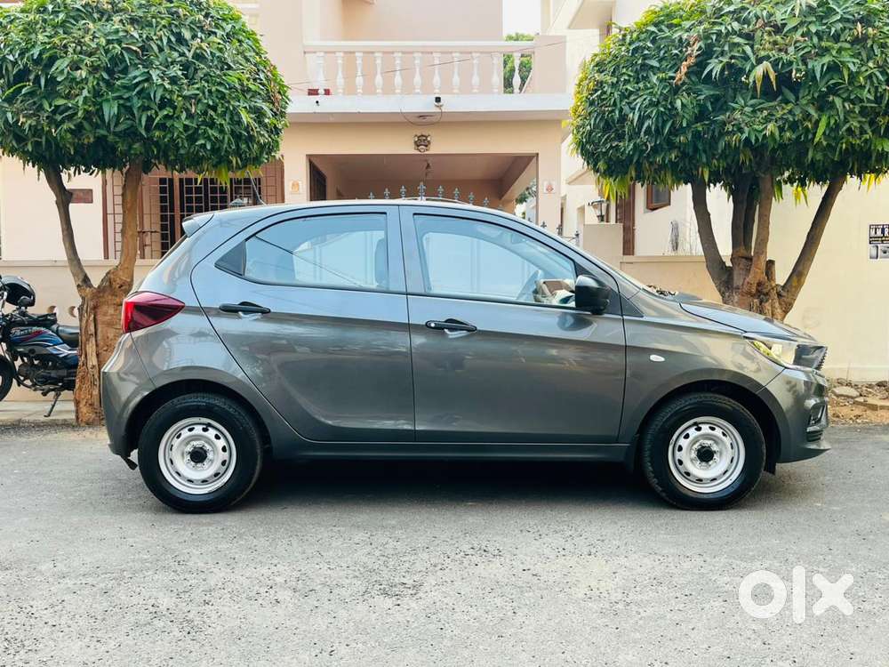 Tata Tiago 1.2 Revotron Xm, 2025, Petrol