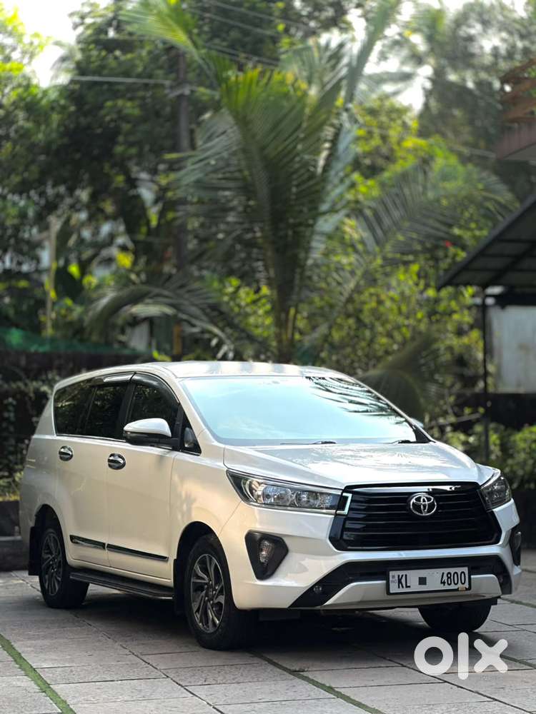Toyota Innova Crysta [2020-ongoing] 2.4 Gx At 8 Str, 2022, Diesel