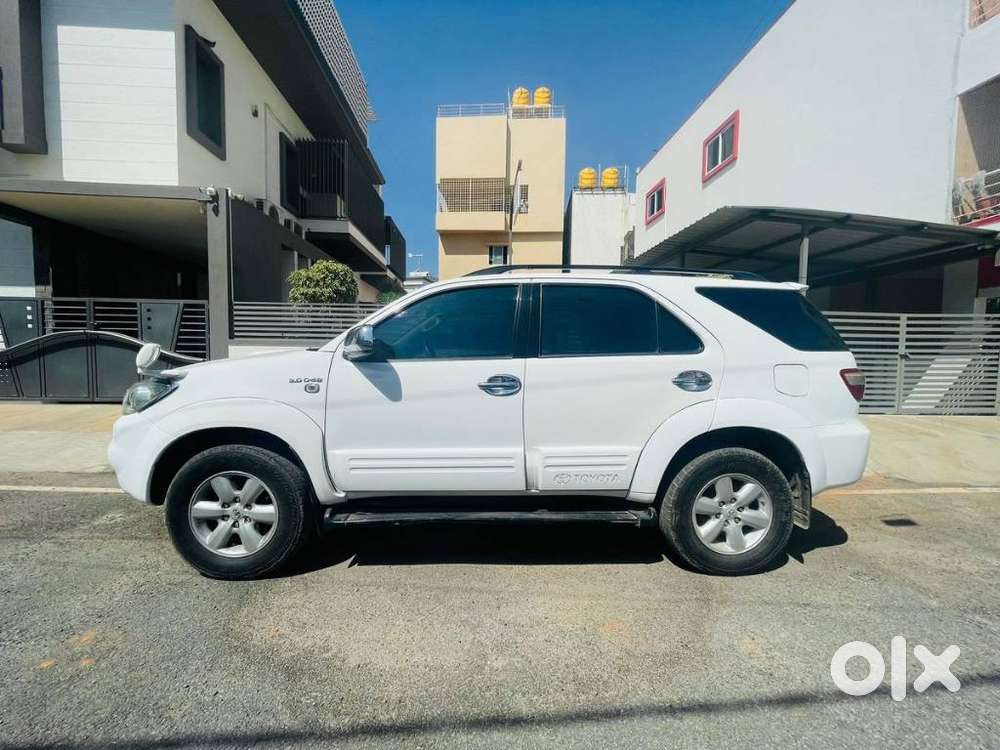 Toyota Fortuner 4x4 Manual Limited Edition, 2010, Diesel