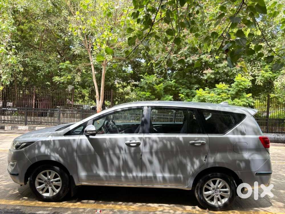 Toyota Innova Crysta 2.4 V, 2016, Diesel