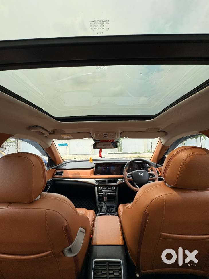 Mahindra Xuv700 2.0 Ax 7 Petrol At Luxury Pack Str, 2022, Petrol