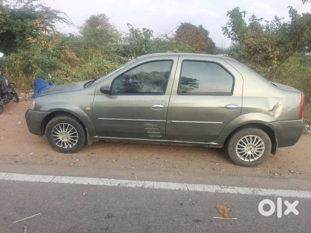 Mahindra Logan 2015 Petrol