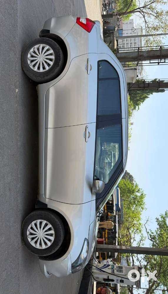 Maruti Suzuki Swift Dzire Vxi Optional, 2016