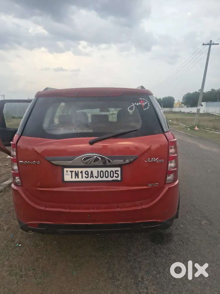 Mahindra Xuv500 W10 2016