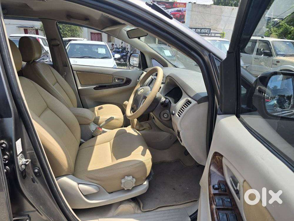 Toyota Innova 2.5 Zx 7 Str Bs-iv, 2013, Diesel
