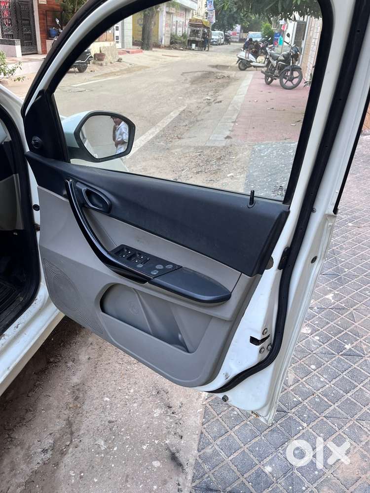 Tata Tiago Petrol 2016