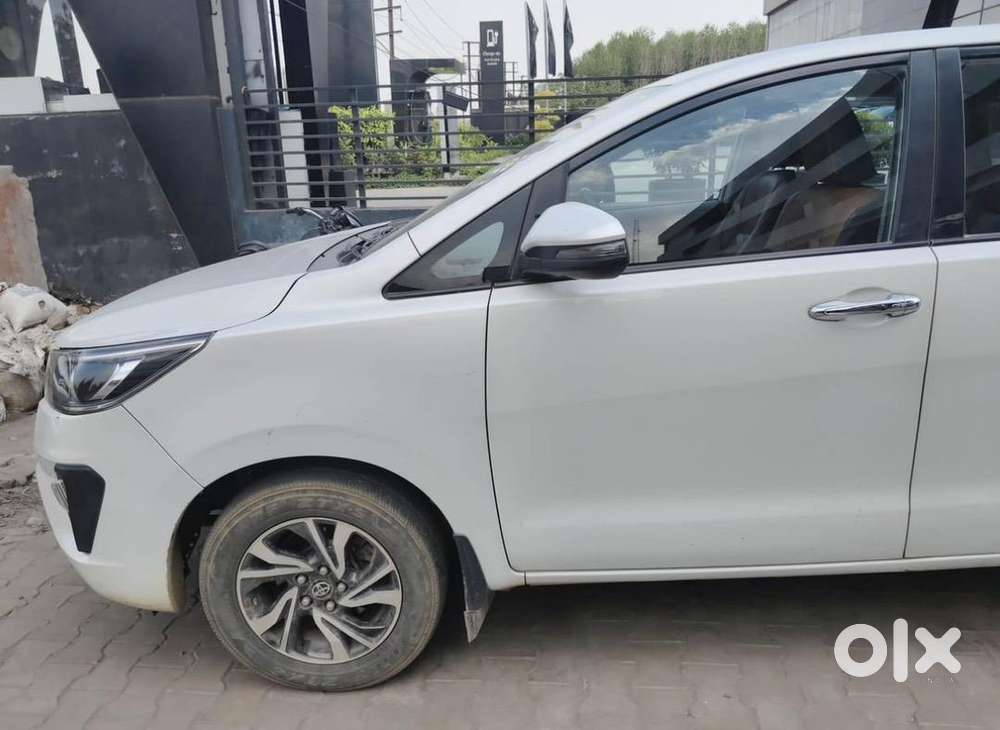 Toyota Innova Crysta 2022 Petrol Well Maintained