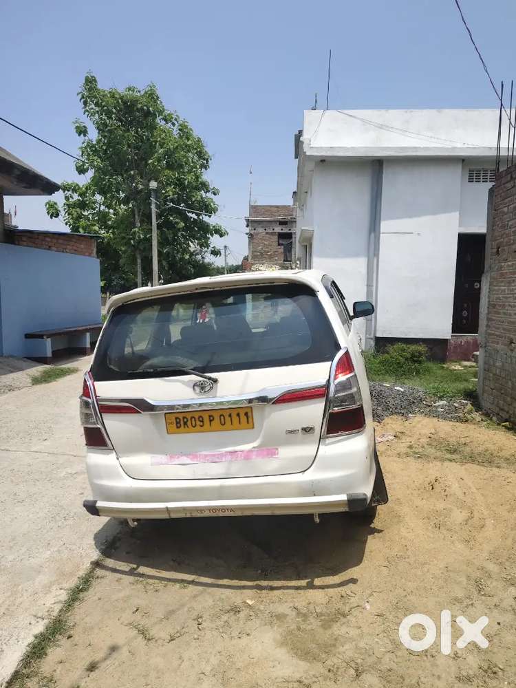 Toyota Innova 2014 Diesel 300000 Km Driven