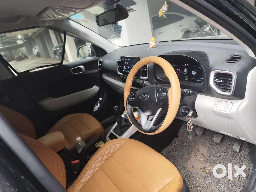 Hyundai Venue 2023 Petrol 24000 Km Driven Cng+petrol
