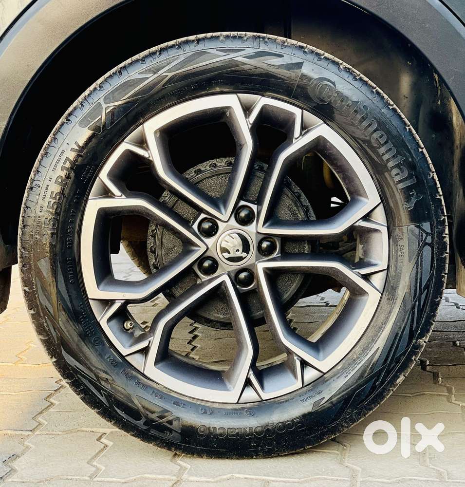 Skoda Kushaq 1.0 Tsi Style At (6 Airbags), 2022, Petrol