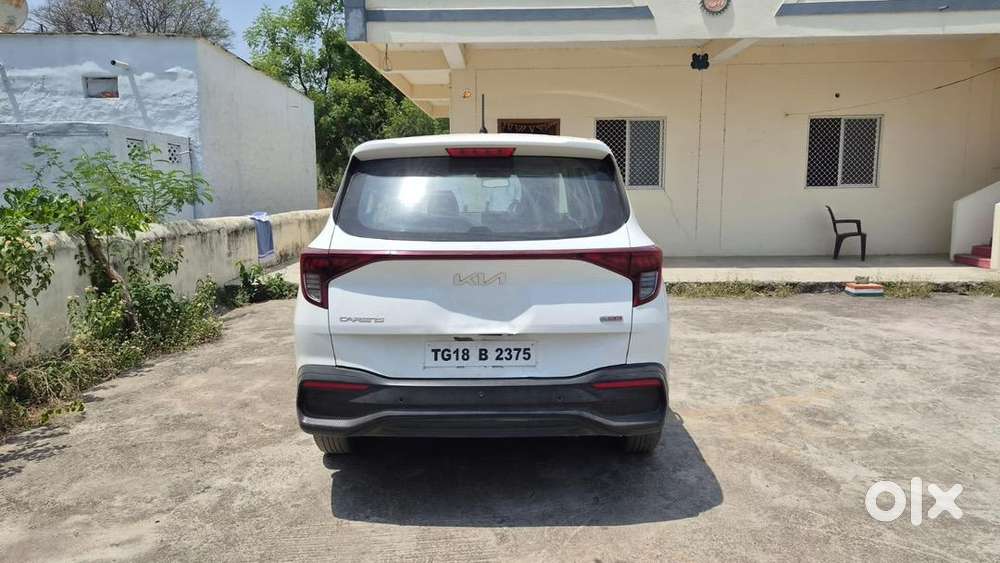 Kia Carens 2024 Petrol Well Maintained