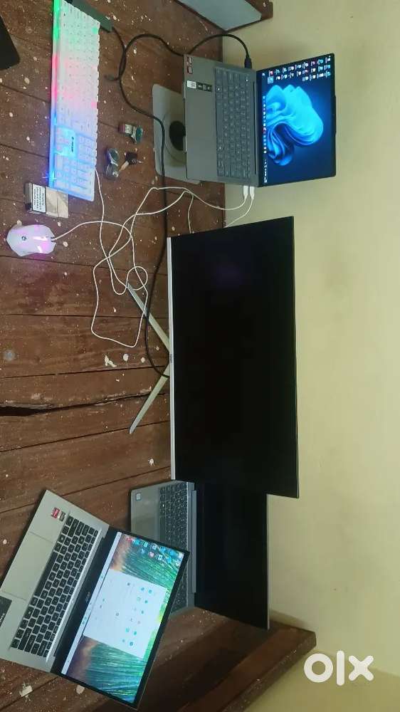 &bull; Resolution: Full HD 1920 &times; 1080p
&bull; Refresh Rate: 100Hz to 120Hz
&bull; Pa