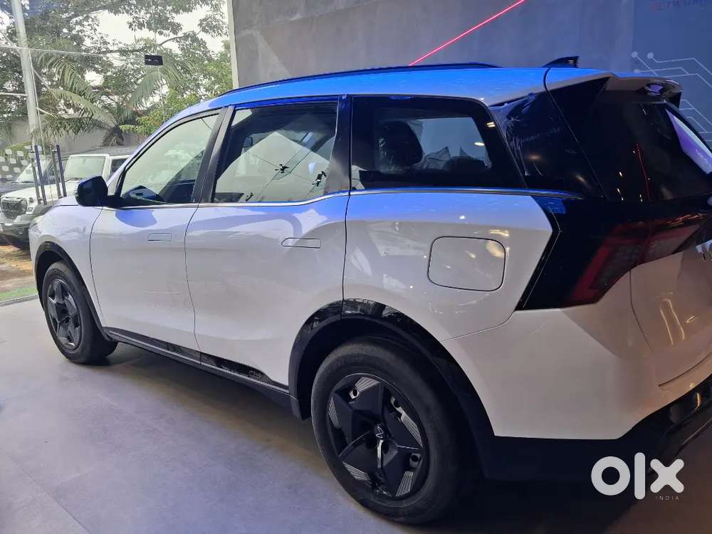 Mahindra Xev 9s 2026