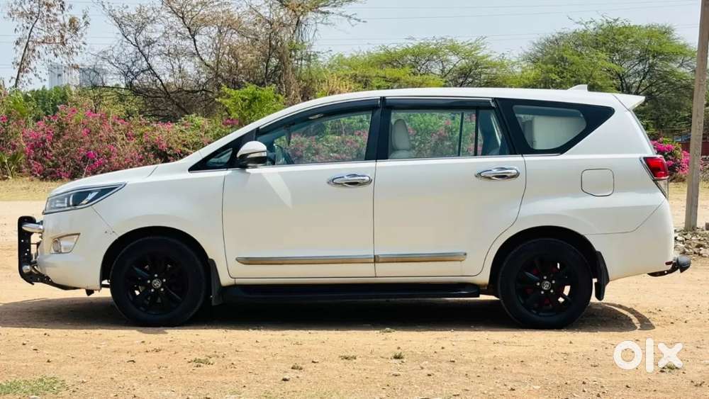 Toyota Innova Crysta 2.4 V 7 Str, 2017, Diesel
