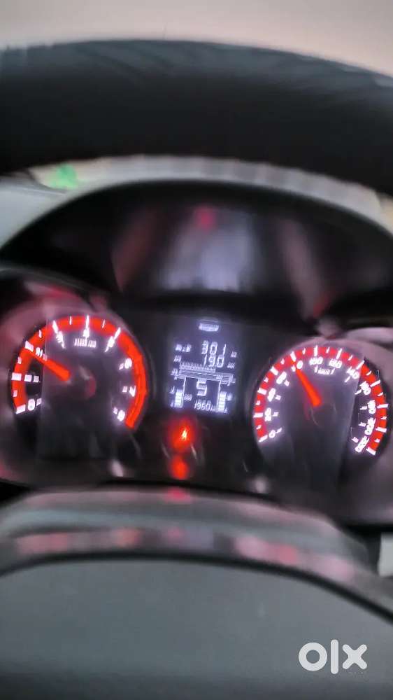 Mahindra Xuv 3xo 2025 Petrol 14085 Km Driven