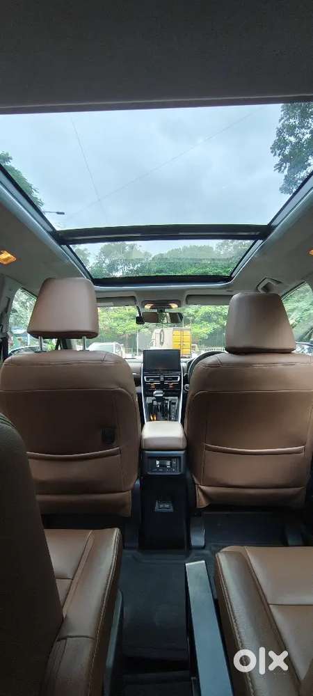 Toyota Innova Hycross 2.0 2023