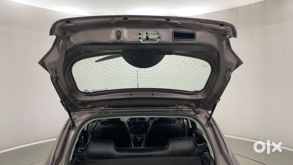 Tata Tiago Xza, 2018, Petrol