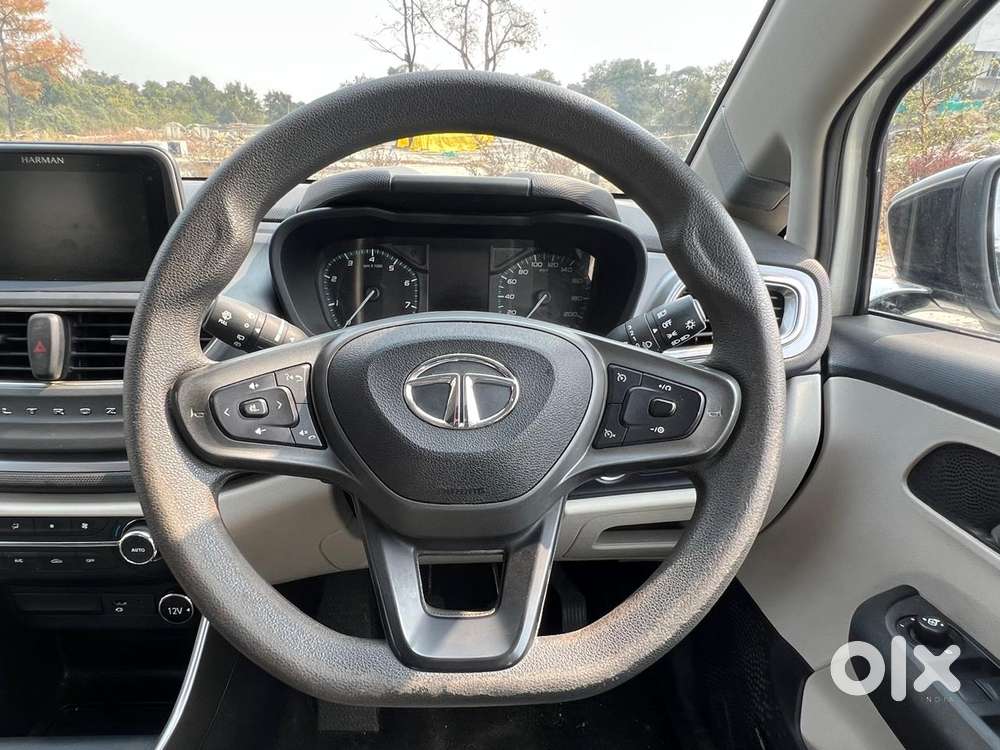 Tata Altroz Xz, 2022, Petrol