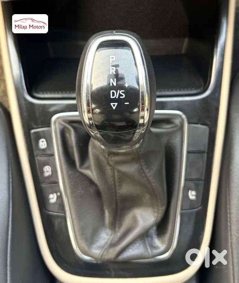 Skoda Slavia Style 1.0l Tsi At, 2022, Petrol