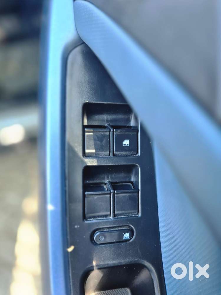 Tata Curvv S 1.2 Revotron Petrol 6mt, 2025, Petrol