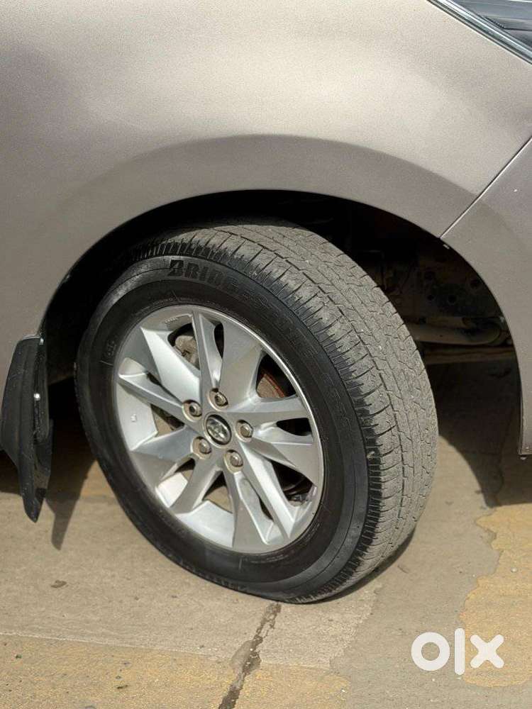 Toyota Innova Crysta 2.8 Zx At 7 Seater, 2017, Diesel