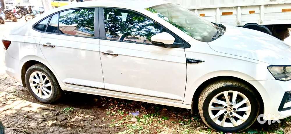 Well Maintained 28000kms Driven Single Owner All Showroom Maintained