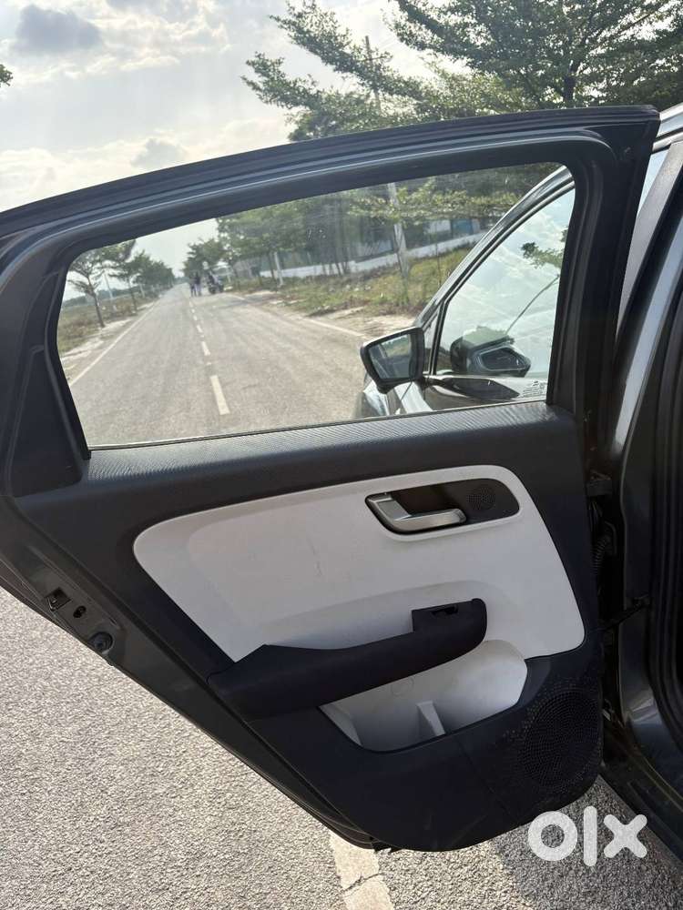 2025 Tata Altroz Xz Lux 1.2 Petrol  21,543 Km  1st Owner