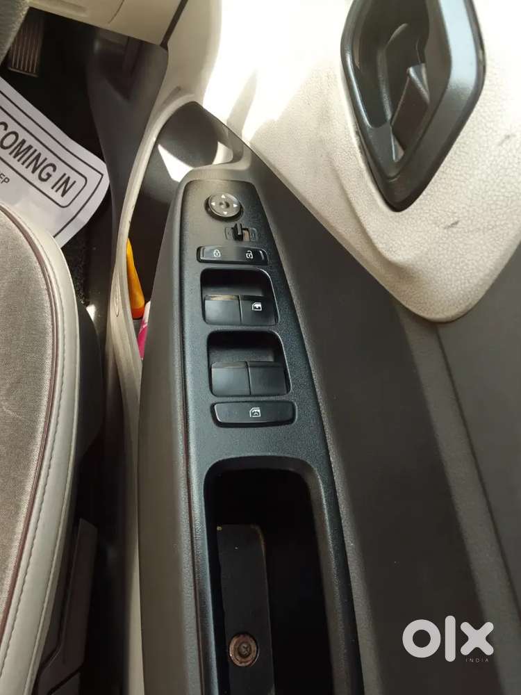 Power Window, Power Stearing, Ac Powerful