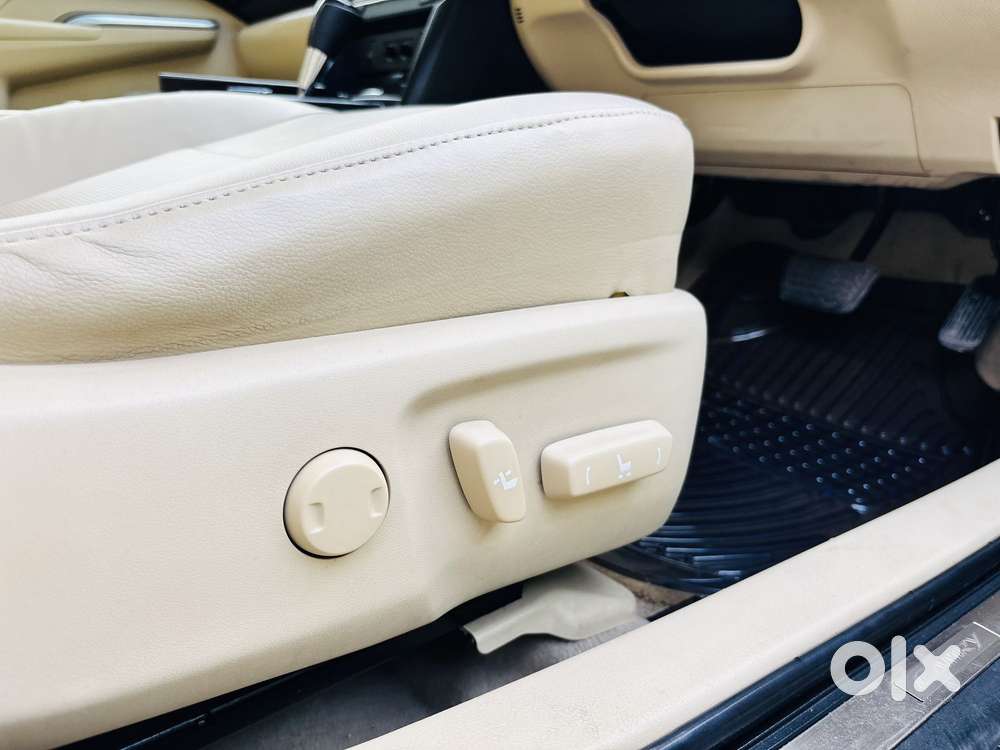 Toyota Camry Hybrid 2.5, 2016, Cng & Hybrids