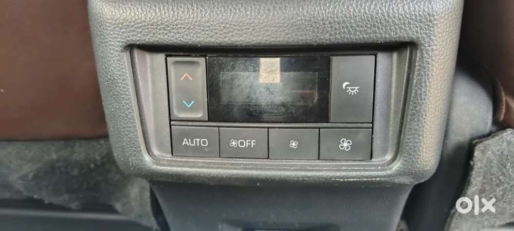 Toyota Innova Hycross 2.0 Zx (o) Hybrid 7 Str, 2024, Petrol