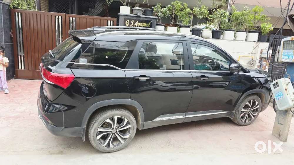 Mg Hector Plus Savvy Pro 2023
