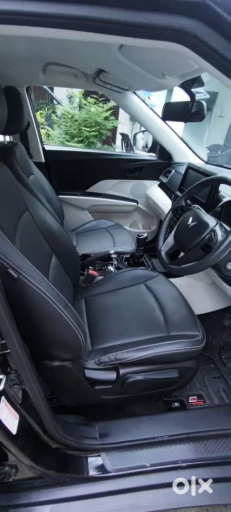 Mahindra 3xo Revx M Model 2026 Petrol 8000 Km Driven Black Dual Tone