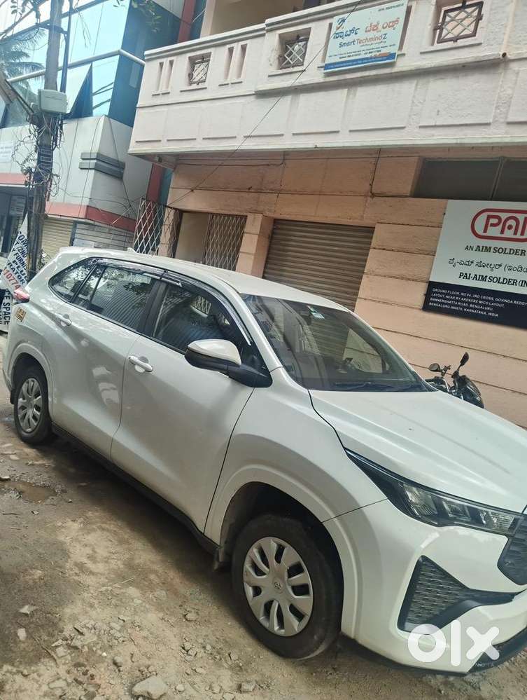 Toyota Innova Hycross 2023 Petrol Good Condition